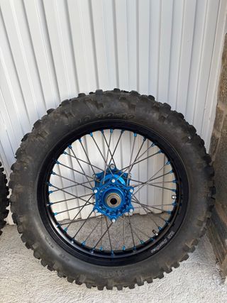 Ruedas Enduro 18 y 21 D.I.D DirtStar