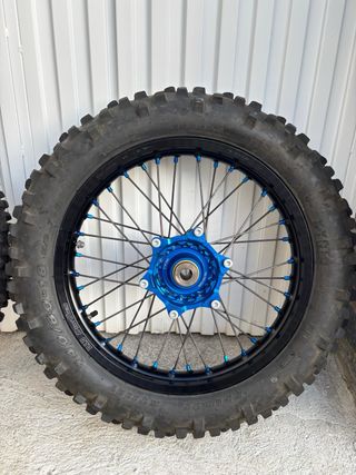 Ruedas Enduro 18 y 21 D.I.D DirtStar