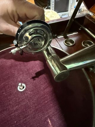 Gramófono Mueble Dulceola Gramola funcionando