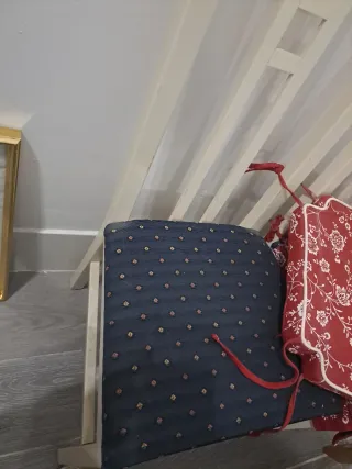 Sillas de comedor con cojines florales