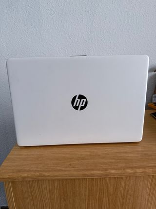 Portátil HP 15.6’’Blanco AMD ATHLON SSD como nuevo