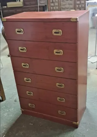 Mueble antiguo de madera