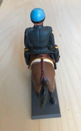 Soldatino piombo poliziotto con cavallo