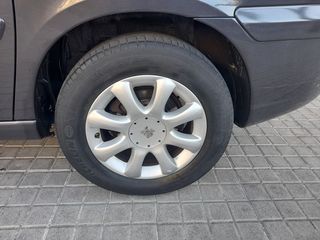 Peugeot 807 ST 2.2 HDI