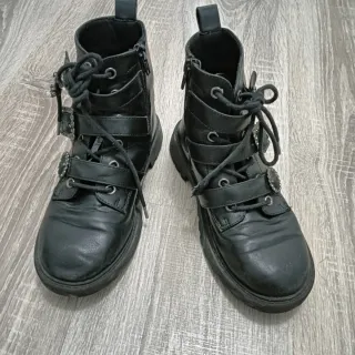 Botas / botines negras niña o mujer talla 35