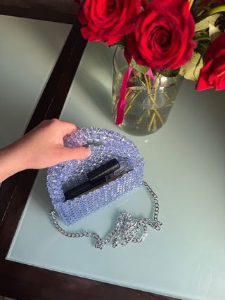 Bolso artesanal de cuentas acrílicas- color azul