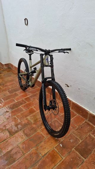Bicicleta Specialized Status S5 DH