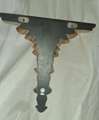 Estante antiguo tallado dorado