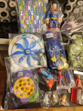Lote de juguetes nuevos de tienda