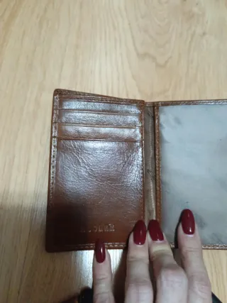 Billetera de caballero de piel marrón nueva