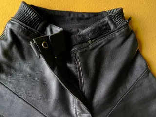 Pantalón moto cuero  mujer