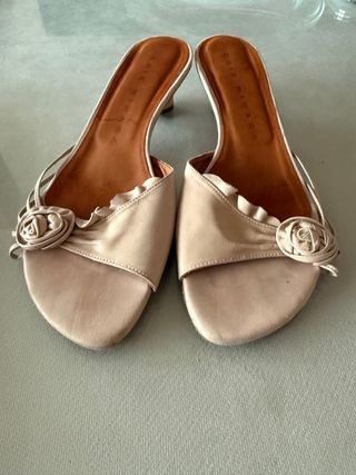Tacones bajos Chie Mihara Beige