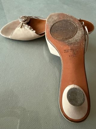 Tacones bajos Chie Mihara Beige