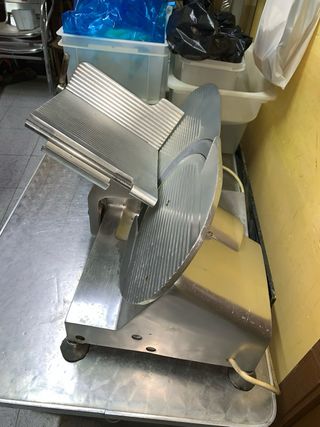 Cortadora de embutidos profesional