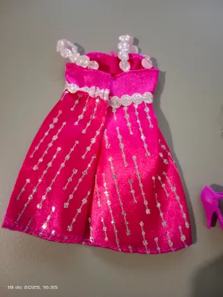 Vestido Barbie Fucsia con Accesorios