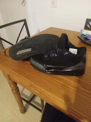 Deportivas Jordan Negras y Grises