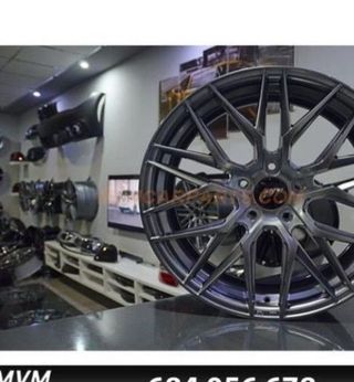 Juego de 4 Llantas 19 Japan Racing JR28 Hyper Blac