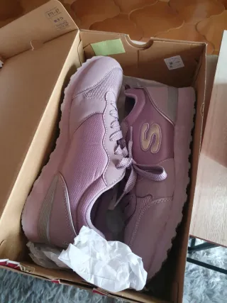 Zapatillas Skechers Talla 40 - Un Solo Uso