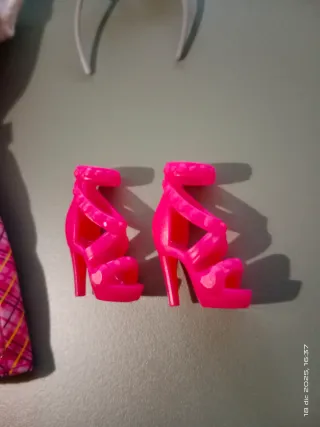 Conjunto Barbie Vestido Rosa Tiara y Zapatos
