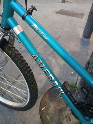 Bicicleta MTB color azul