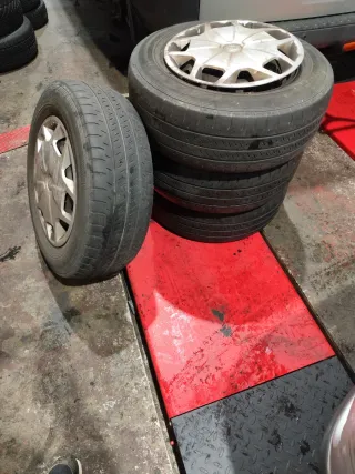 Llantas Ford Transit 15 con Neumáticos