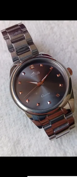 Reloj LOTUS