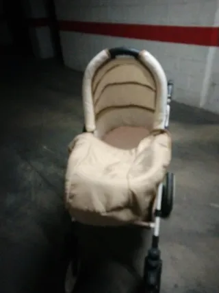 Carrito de bebé y sillita de paseo