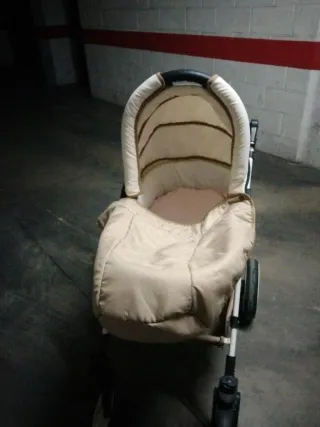 Carrito de bebé y sillita de paseo