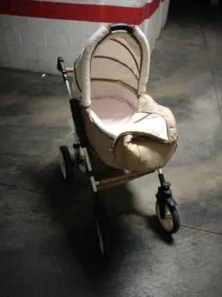 Carrito de bebé y sillita de paseo