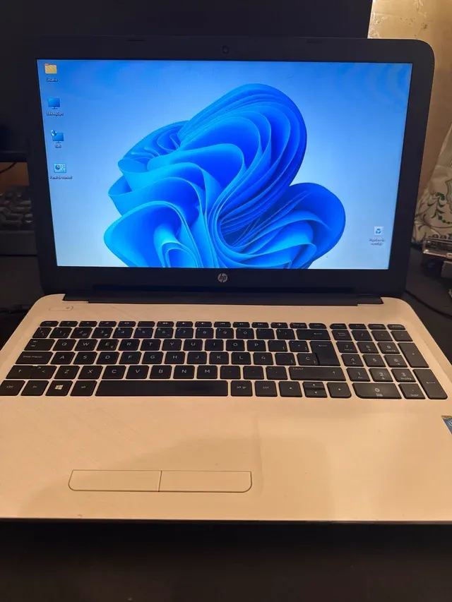 Portátil HP 15-AC134ns Blanco