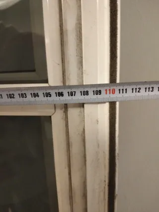 Puerta aluminio con palillería