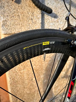 Ruedas Mavic Cosmic Carbono + Zapatas Exalith