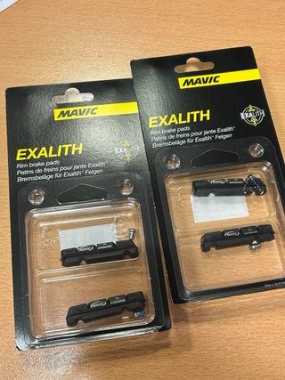 Ruedas Mavic Cosmic Carbono + Zapatas Exalith