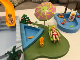 Lote Piscina Grande Tobogán + Piscina Bebé Playmob