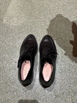 Zapatos Zara negros nuevos