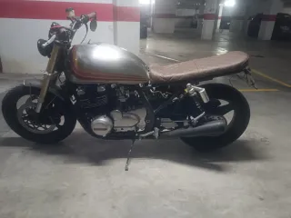 Kawasaki Zephyr 750 Scrambler/Café Racer.