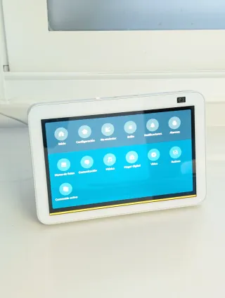 Amazon Echo Show 8 (2022)