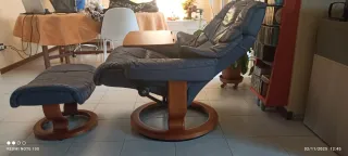 Poltrona reclinabile in pelle STRESSLESS con pouf