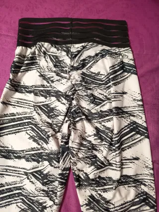 Conjunto deportivo mujer negro y blanco