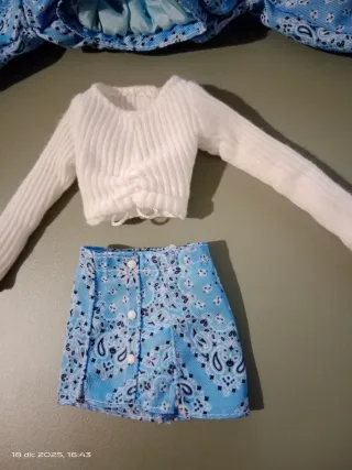 Conjunto Barbie Extra: Chaqueta, Top y Falda