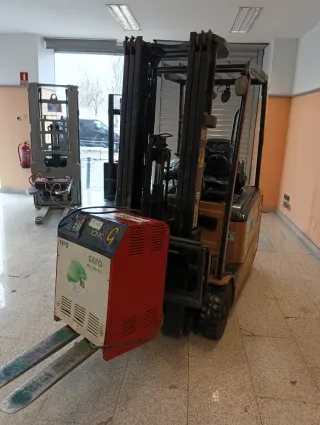 Carretilla elevadora CAT 16