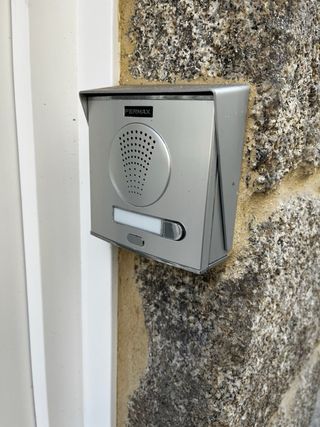 Servicio de instalación y prensado terminales.