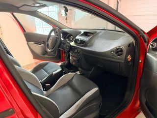 Renault Clio 1,5 dci 75 cv 5 puertas
