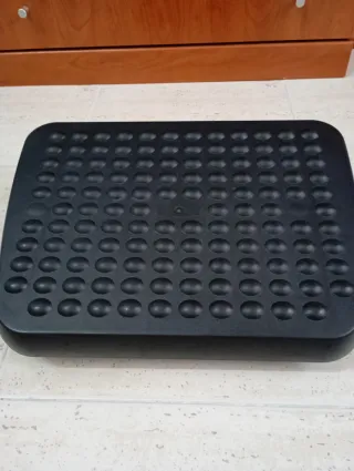 Reposapiés ergonómico para escritorio