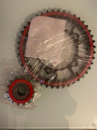 Piñón y corona Macbor 500 XR5.(15 y 43 dientes)