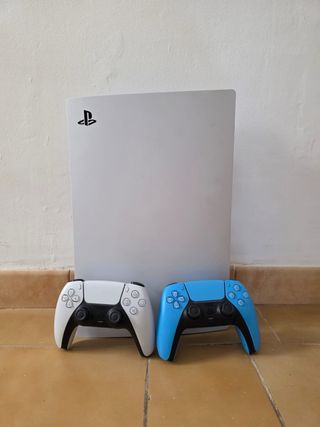 Consola PS5 + 2 Mandos (Blanco y Azul)
