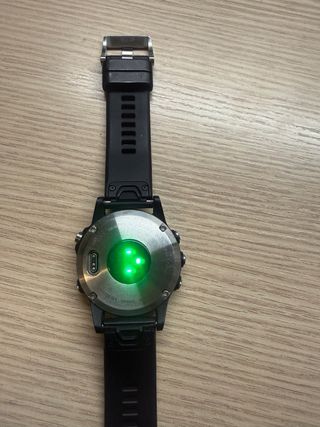 Garmin Fenix 5 con correas y protector