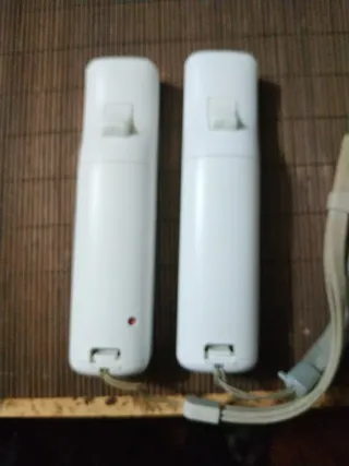 2 Mandos Wii MotionPlus Inside Nintendo