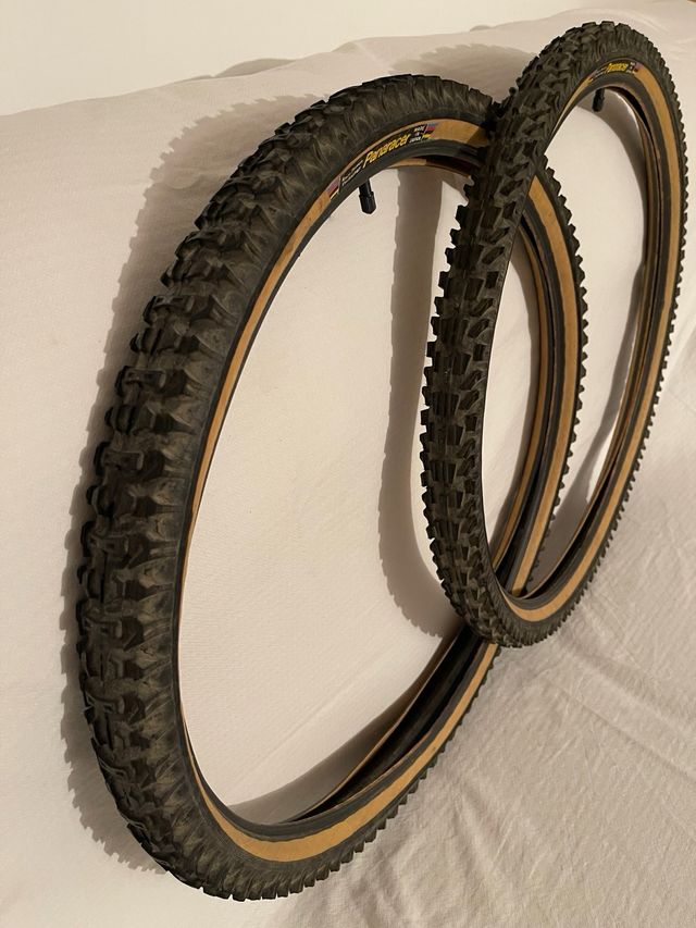 Cubiertas Panaracer Classic 26” 2.1 smoke dart