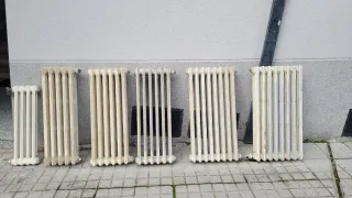 Set di radiatori in ghisa beige